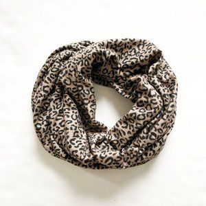 NWOT: ANTHROPOLOGIE Infinity Scarf, Leopard
